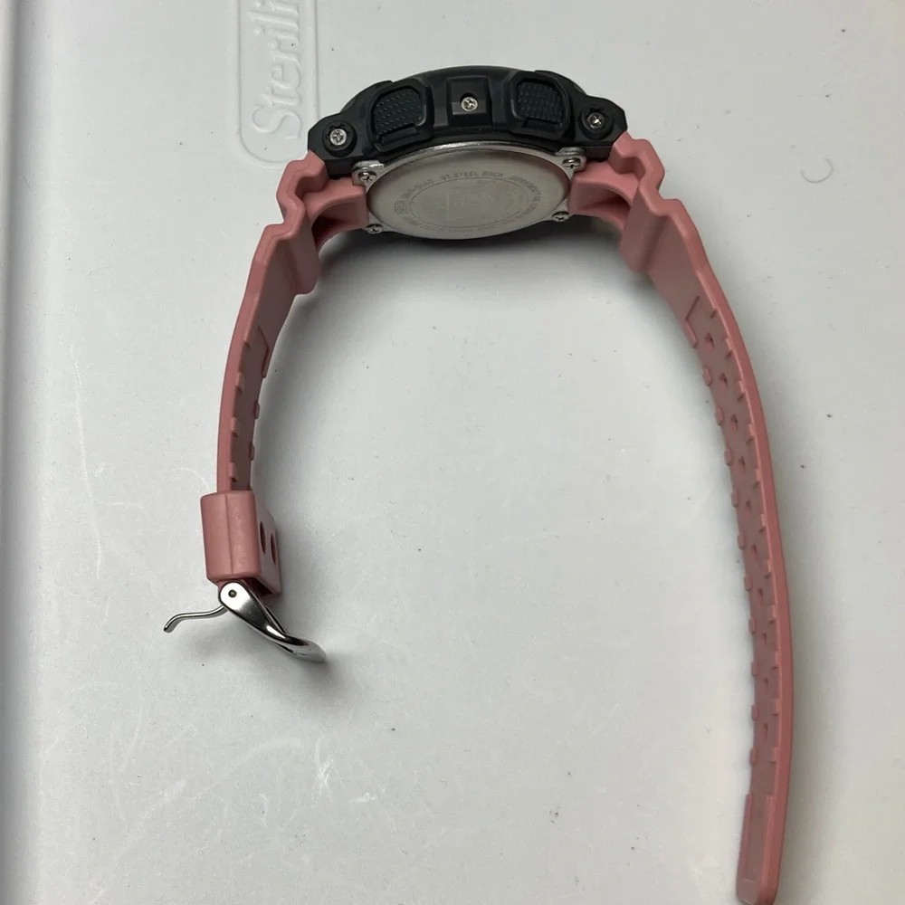 Casio Gshock, GMA-S140, gray bezel, dusty pink strap and accents working battery